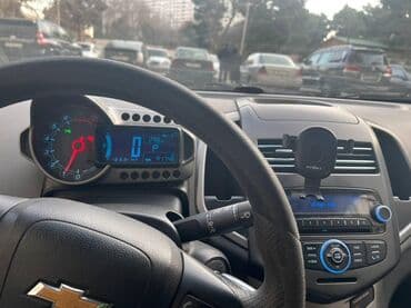 oka satılır: Chevrolet Aveo: 1.4 l | 2012 il 99000 km Hetçbek — 6