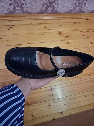 qadin ayaqqabı: Razmet 41-41,5. Qara rəngdə, Baskeoid brendinə aid, timsah dərisi — 3