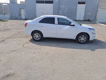 шевроле круз: Chevrolet Cobalt sedan – ağ rəng, kompakt və qənaətcil şəhər — 4