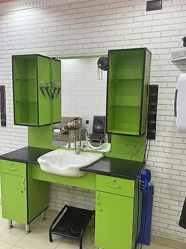 Bərbər üçün şkaf güzgüdü,su yerine kmi var .Catdrilma yol pulu