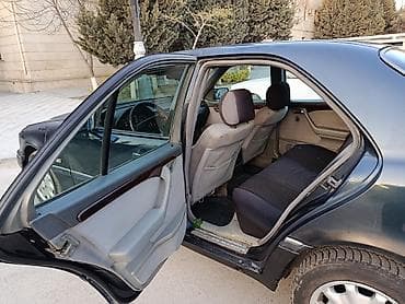 mercedes azerbaycan: Mercedes-Benz C‑Sinfi (W202) sedan - Kuzov: 4 qapılı sedan, tünd mavi — 4