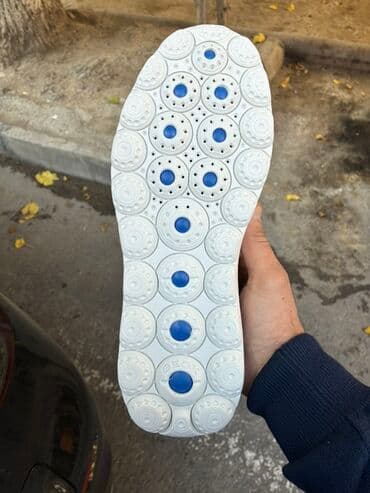 Çaydanlar: GEOX Respira kişi idman ayaqqabısı - Rəng: tünd göy (üst hissə), ağ — 1