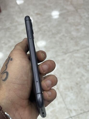 iphone 10 x: IPhone 11, 64 GB, Qara, Face ID — 2