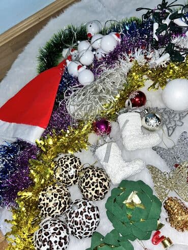 yolka wekilleri: Şəkildə gördüyünüz bütün yeni il oyuncaq və bəzəkləri hamısı birlikdə — 6