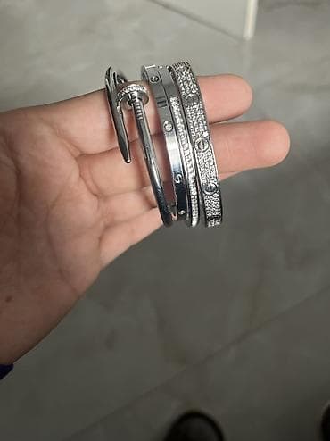 Qolbaglar hamsi bir yerde satilir 15 aznayri ayriliqda her birini — 2