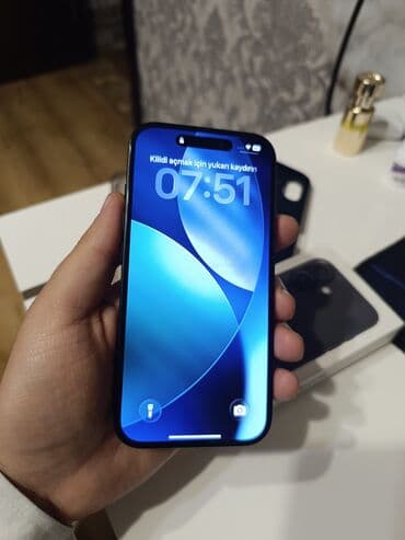 apple mac: IPhone 16, 128 GB, Black Titanium, Face ID — 3