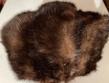 kişi üçün yun şap şaplar: Норковая шапка мужская, новая, размер 56. Также имеются 2 ношеные в — 6