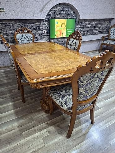 sultan kunc divan: Masa 8 oturacaqla yaxşı veziyyetde Tecili evden cixmalidir Qiymet 250 — 1