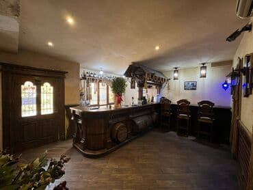 arenda kafelər: Əcəmi metrosuna yaxin yerləşən pab ümumi sahəsi 120 kv,m olan ayi 1200 — 1