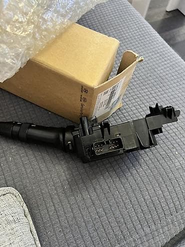 man sat: Hyundai/Kia sükanaltı işıqlandırma və dönmə siqnalı açarı (Switch Assy — 2