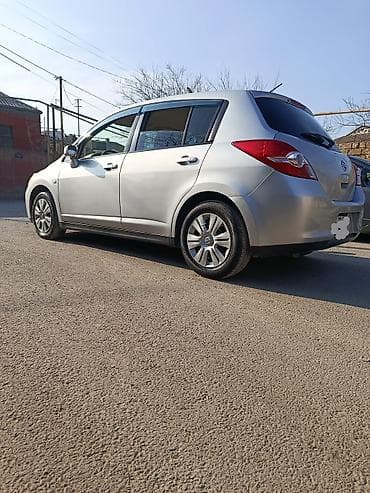 afdomobil: Nissan Tiida: 1.5 l | 2011 il Hetçbek — 4