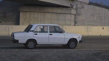 радиатор охлаждения опель вектра б: VAZ 2107, ağ rəng, sedan gövdə. Texniki xüsusiyyətlər: - Arxa — 3