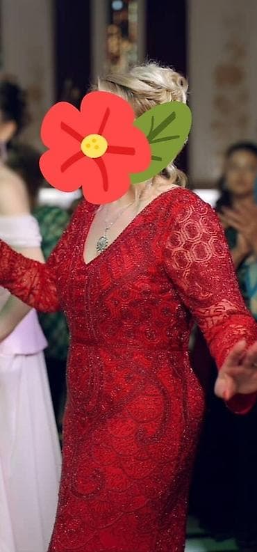 Zərif qırmızı ziyafət geyimi - Model: Uzun, bədənə oturan siluetli