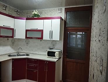 Mətbəx mebeli dəsti - Künc yerləşimli modul konstruksiya: alt və üst