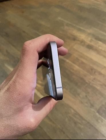 komputer dəsti: IPhone 12, Face ID — 5