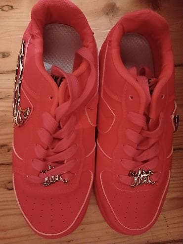 dəri çəkmə: Parlaq qırmızı rəngli idman ayaqqabısı (snikers) - Model: aşağı — 1