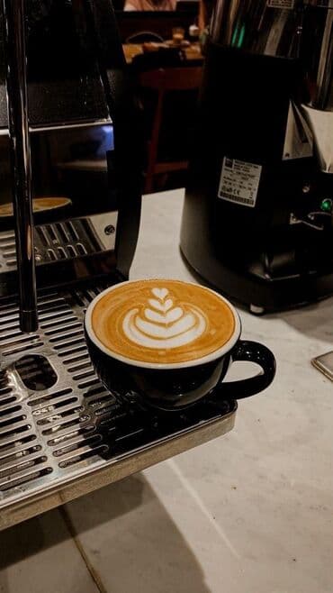 работа в кафе: Бариста требуется, Почасовая оплата, Любой возраст, Без опыта — 1