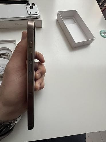 telfolar: IPhone 15 Pro, 256 GB, Natural Titanium, Face ID — 3