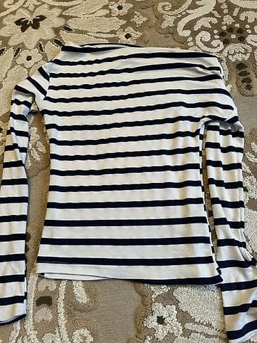 mayka modelleri: Yeni! Zolaqlı qadın köynəyi - Dizayn: Ağ fon üzərində üfüqi tünd göy — 1