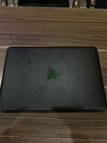 islenmis notebook: Intel Core i7, 14 " — 2