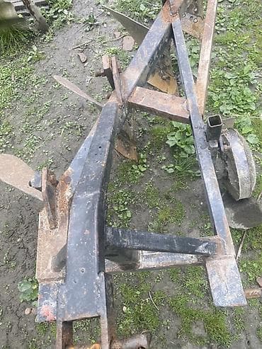 işlənmiş alətlər: 3 korpus unversal traktorlar üçün 7 lik — 3