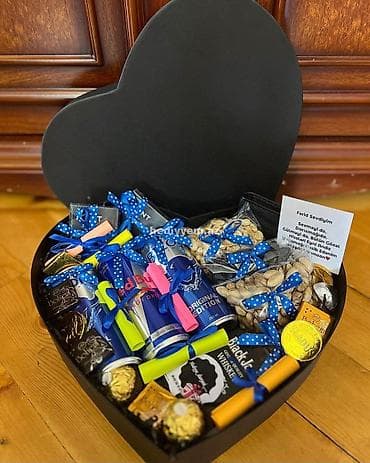 qab qasiqlar: Hədiyyə qutuları – fərdiləşdirilə bilən kişi tematik setlər Təsvir: - — 3