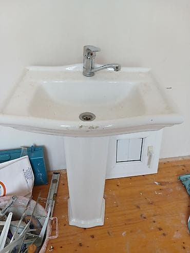 bayraq dirəyi: Ayaqüstü hamam çanağı (pedestal lavabosu) - Material — 1