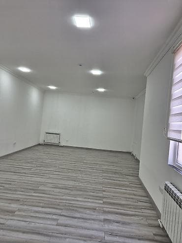 Mənzillər: Icarə üçün iş və ya tədris məqsədli geniş zal/otaq. Xüsusiyyətlər: - — 1