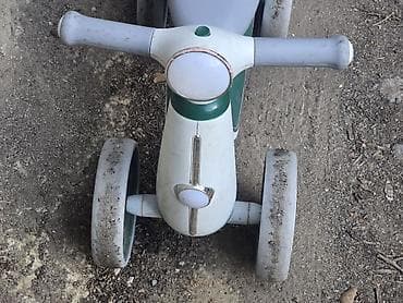 Uşaq üçün dörd təkərli minik oyuncağı (ride-on skuter tipli) - Rəng — 3
