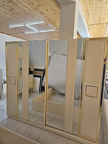 işlənmiş termolar: Yataq dəsti Qiymət: 950 AZN Ünvan: Binəqədi Komplekt: - Taxt: geniş — 2