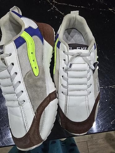 Donlar: Məhsul: Krossovkalar (iki fərqli model) 1) Açar detallar – ağ/rəngli — 2