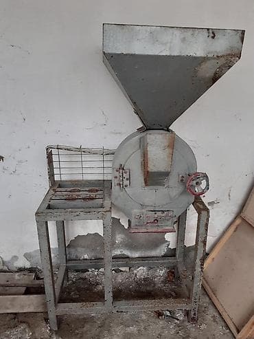 Оборудование для производства: Sənaye tipli üyüdücü/dəyirman aparatıdır. Xüsusiyyətlər: - Üst — 1