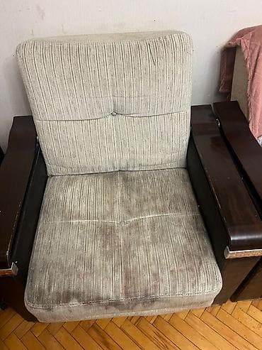 Divan bazali acilandi
Kreslolar da bazali acilandi