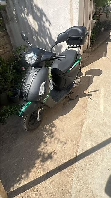 Aytən 🌺 Zigzag moped satilir 1200 azn senedleri qaydasında bəyan