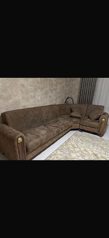 divarda kitab refi: MehimKünc divan 330₼. Açılır baza var. Ölçü 2.40/1.20 olmalıdır. Ünvan — 1