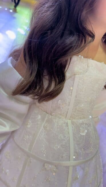 ağ kedlər: Uşaq üçün zərif ağ ziyafət/libas - Model: qısa ətəkli, korset üstlü — 4