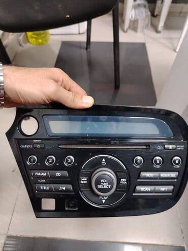 Monitorlar: Honda insight orjinal usden cixma. Cihazda CD pleyer, FM/AM radio və — 2
