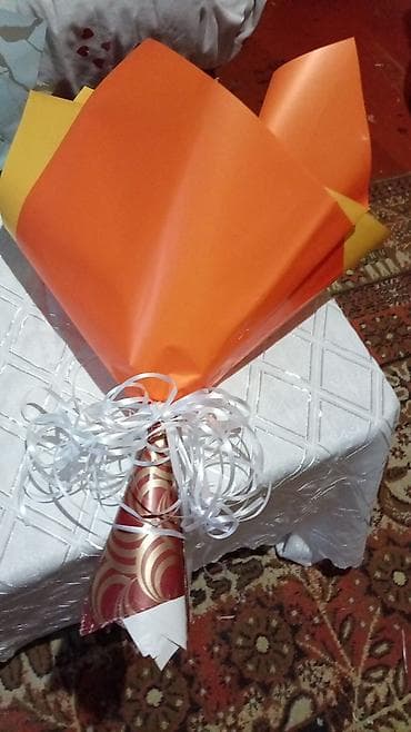 Dekorativ gül buketi el isi - Kompozisiya: süni güllərdən