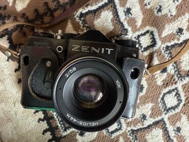 mini fotoaparat qiymetleri: Zenit TTL markalı qara rəngdə kamera. Bu kamera əl ilə fokuslanma və — 1
