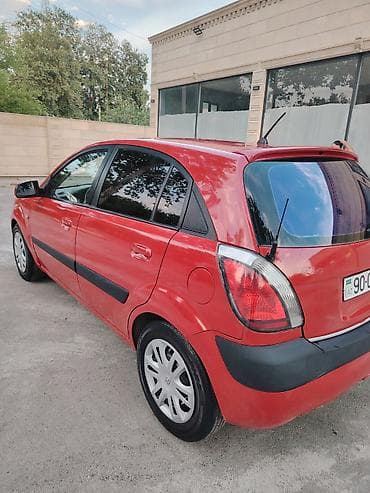 islenmis avtomobiller: Kia Rio: 1.5 l | 2005 il Hetçbek — 4