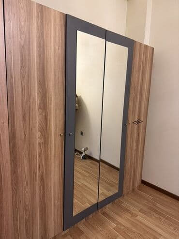 şifanerler: Açılan, 3 qapılı Düz dolab, Qarderob, paltar dolabı — 1