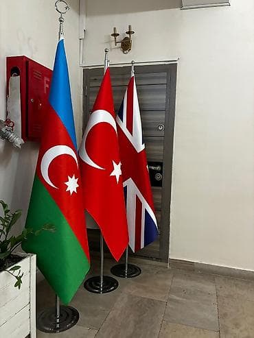 bayraq şəkilləri çəkmək: Bayraqlar her biri 50azn Şəkildə göründüyü kimi dirəyi ilə birlikdə — 1
