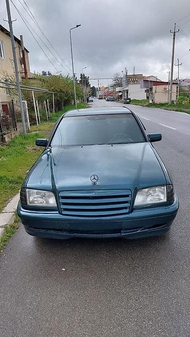 Mercedes-Benz C-Class: 1.8 l | 1996 il Sedan