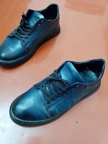 Kişi ayaqqabısı – gündəlik və casual stil üçün. - Rəng: tünd göy