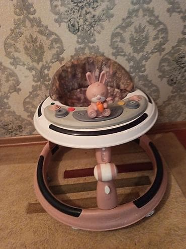 mebel kredit: Uşaq gəzdirəni / yerişi - Rəng: açıq çəhrayı-ağ, boz detallar - — 1