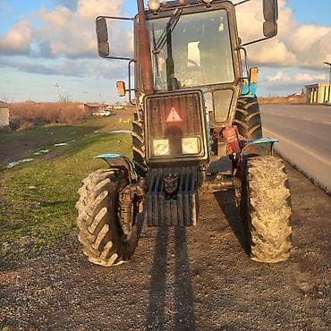 roadstone teker: Belarus MTZ seriyalı traktor - Güclü dizel mühərrik, yan tərəfində — 8