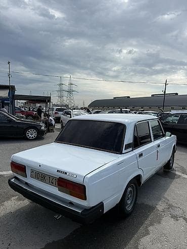 vaz 2107 şit: Hazır Kredit VAZ 2107, ağ rəng, 2003 mot 06 karobka 5. İdeal vəzyətdə — 8