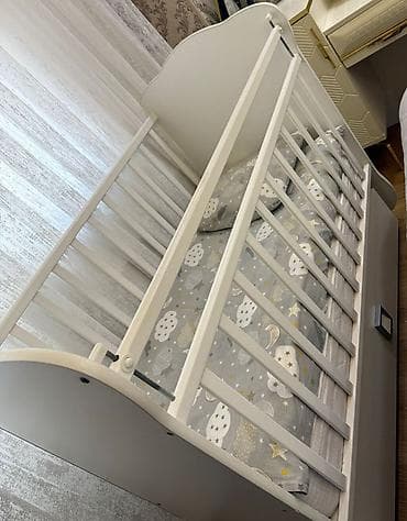 Oğlan və qız üçün, Dördbucaq, Beşik, Dəst ilə, Matras ilə, Yellənmə mexanizmsiz