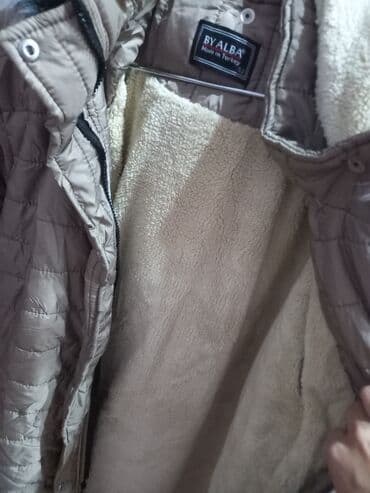 kələğayı qiyməti: Türkiyeden alınıb böyük olduğu üçün satılır. 52 razmer. Yenidir. Su — 2