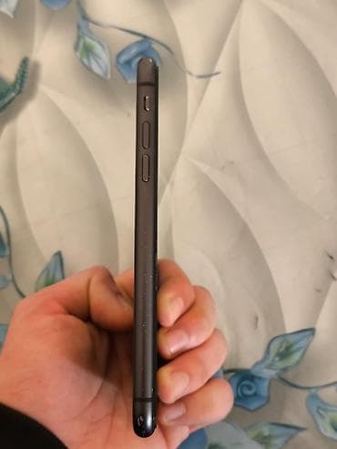 iphon xr: IPhone 11, Qara, Face ID — 1